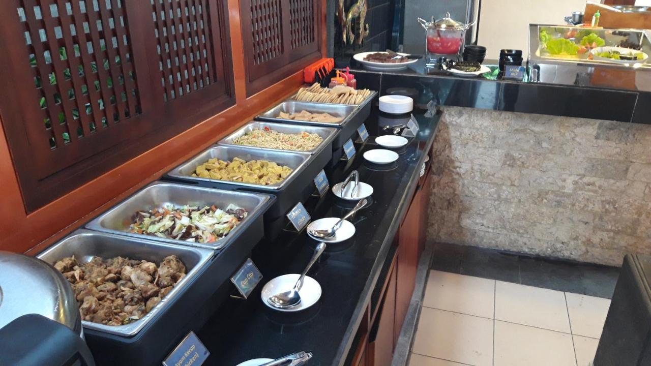乌布莎丽别墅 外观 照片
